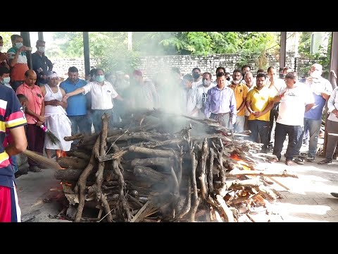 Hundreds of mourners give touching adieu to Deepak